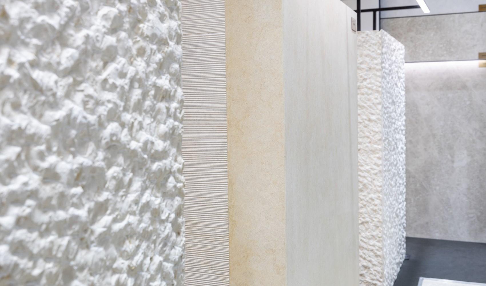 Фактурные обработки камня на стенде Venezia Stone Фактурные обработки камня на стенде Venezia Stone