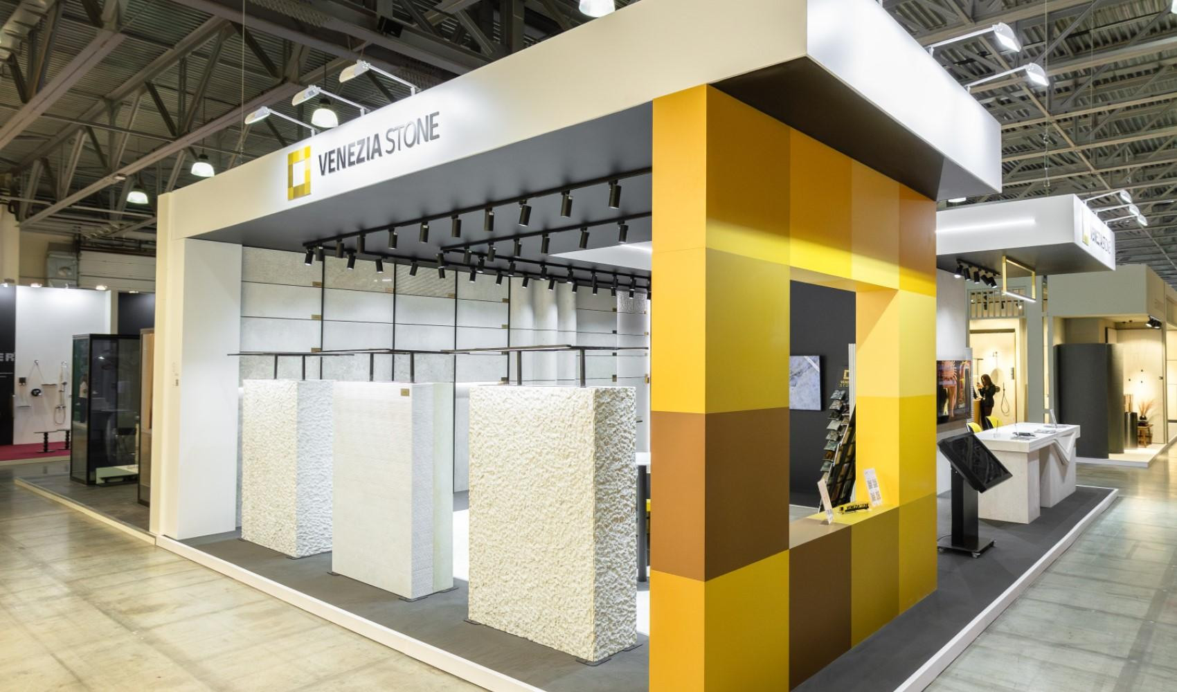 Фактурные обработки камня на стенде Venezia Stone Фактурные обработки камня на стенде Venezia Stone