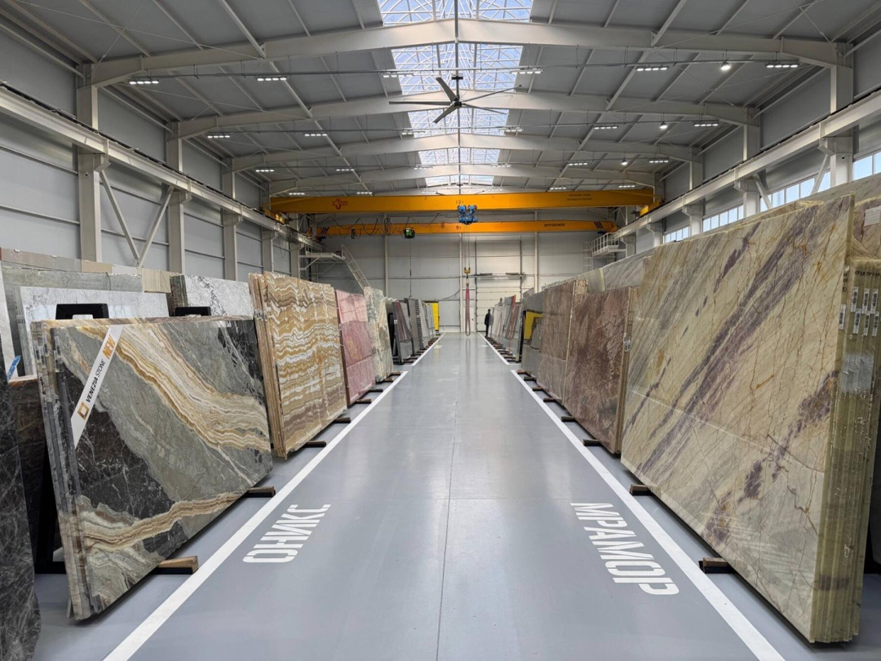 Обновленный склад-шоурум Венеция Стоун в Краснодаре