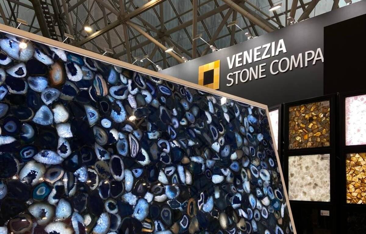 Venezia Stone – участник выставки МЕБЕЛЬ-2022