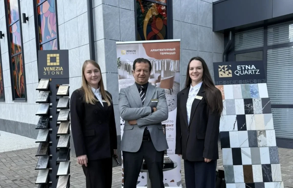 Рустам Минниханов посетил стенд Venezia Stone