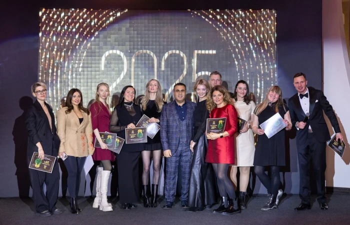 Venezia Stone отмечает новогодние праздники с друзьями Venezia Stone отмечает новогодние праздники с друзьями