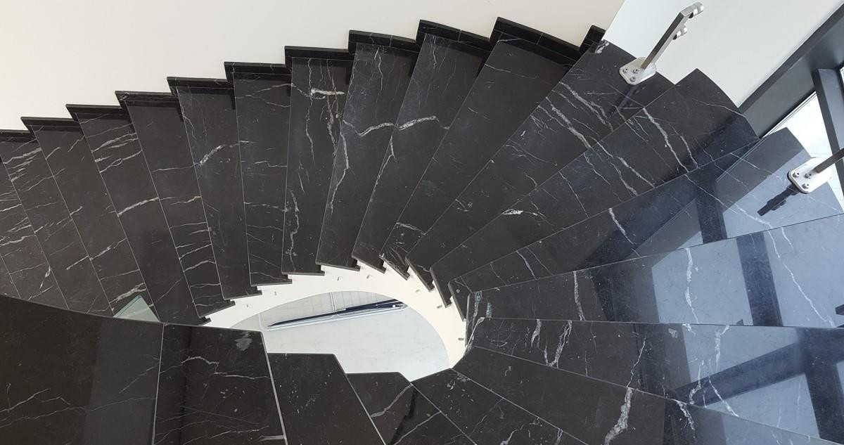 Мраморная лестница