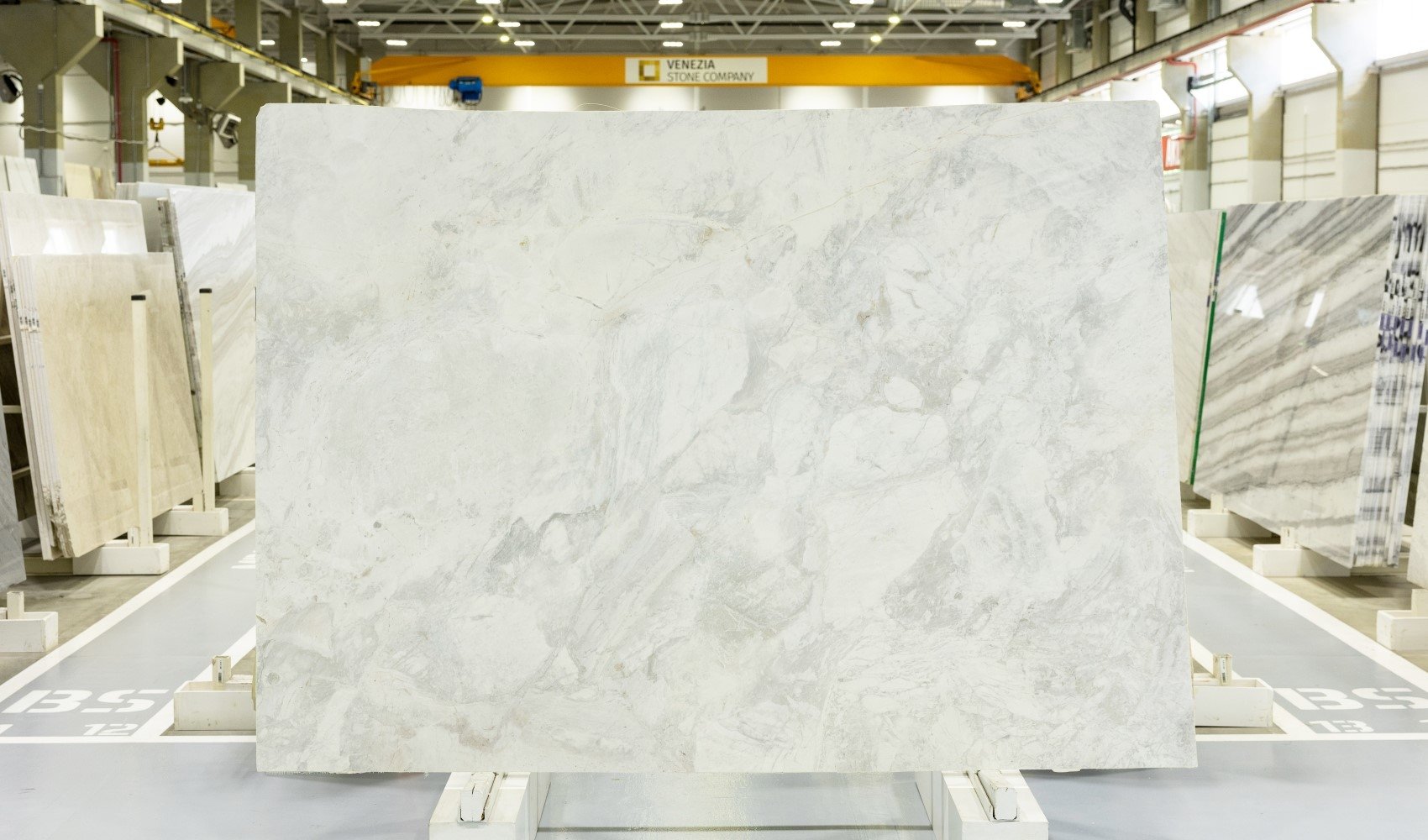 Слэб мрамора Nimbus White Слэб мрамора Nimbus White