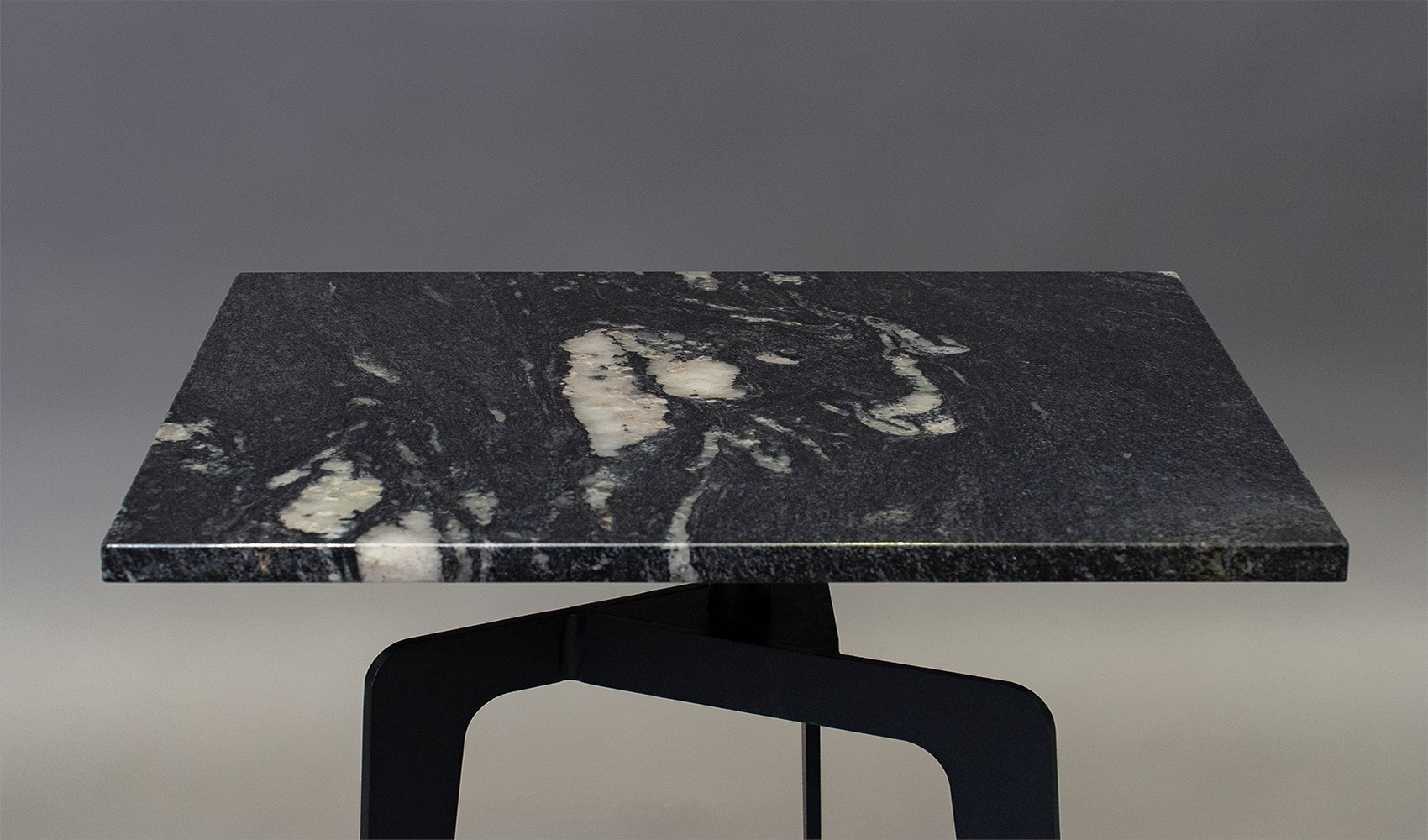 Столешница из гранита Titanium New