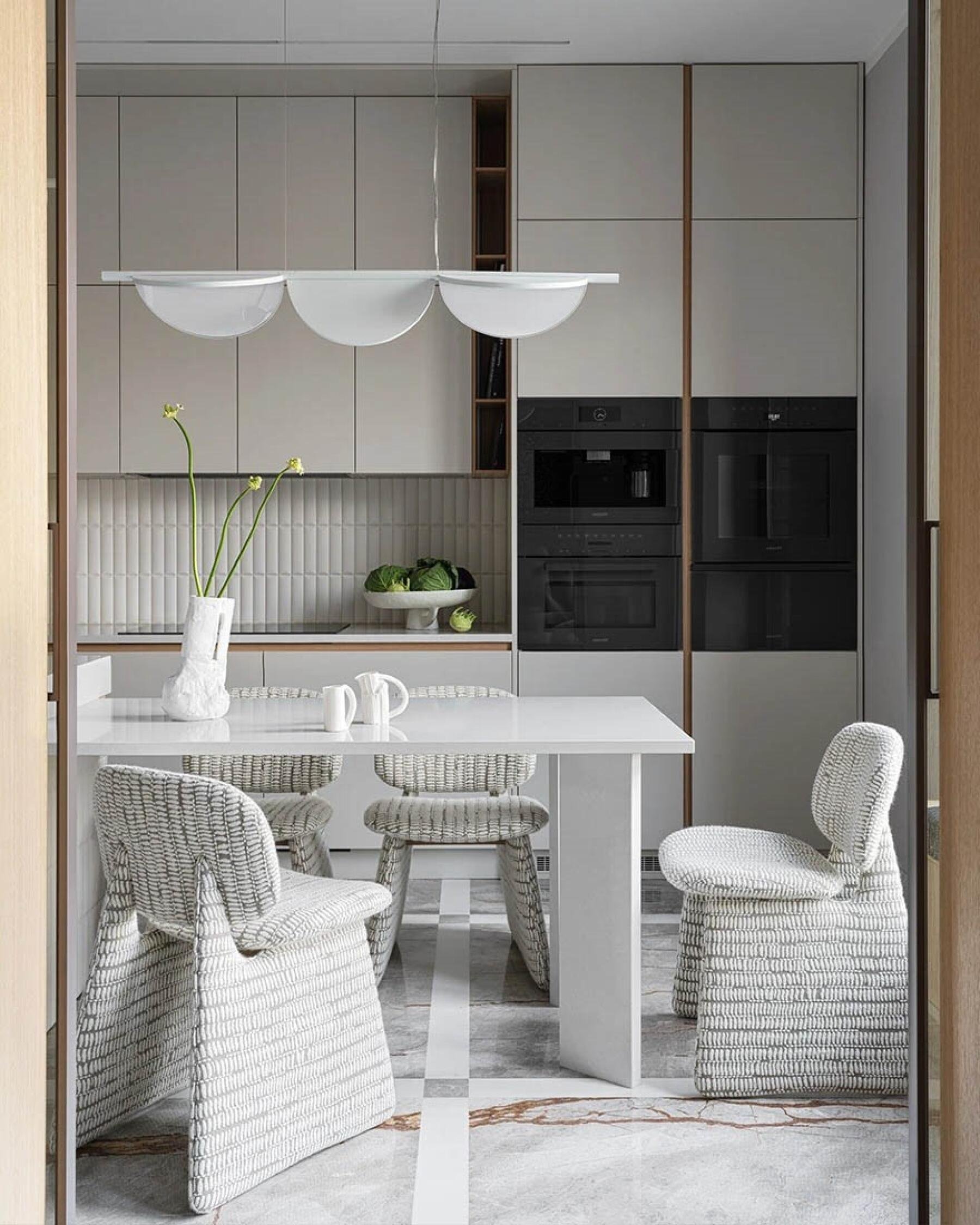 Мрамор Grey Harmony в кухонном интерьере