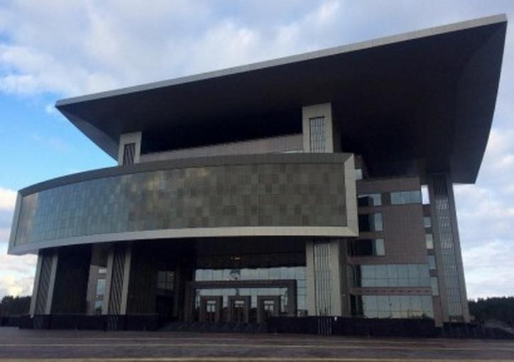 Дворец искусств Нефтяник (Сургут) Дворец искусств Нефтяник (Сургут)