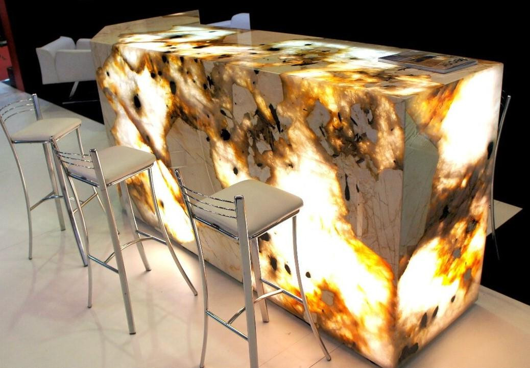 Невероятная стойка ресепшена из кварцита Невероятная стойка ресепшена из кварцита